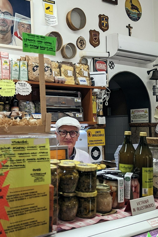 1.5 Hour Food Tour in Verona with Tastings & Sightseeing - Castelvecchio Bridge to Porta Borsari: Stone Landmarks in Real Time