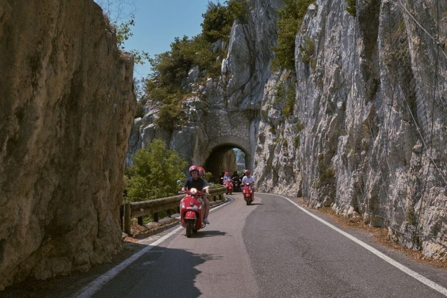 Bardolino: Lake Garda self-guided Vespa tour - DGtalguide Navigation: A Self-Guided Day That Still Feels Organized