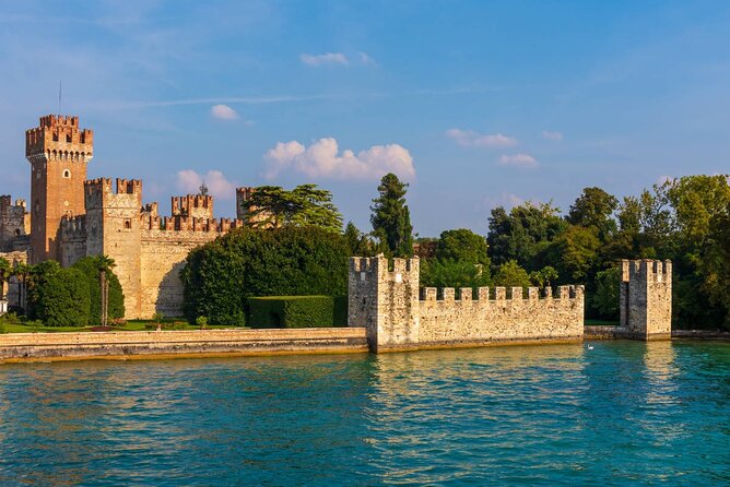 Castles boat tour with Bardolino wine tasting and nibbles - Should you book this Lake Garda speedboat with Bardolino wine tasting?
