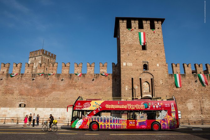 City Sightseeing Verona Hop-On Hop-Off Bus Tour - Recorded Audio: Useful English, Some Repetition, and a Few Mismatches