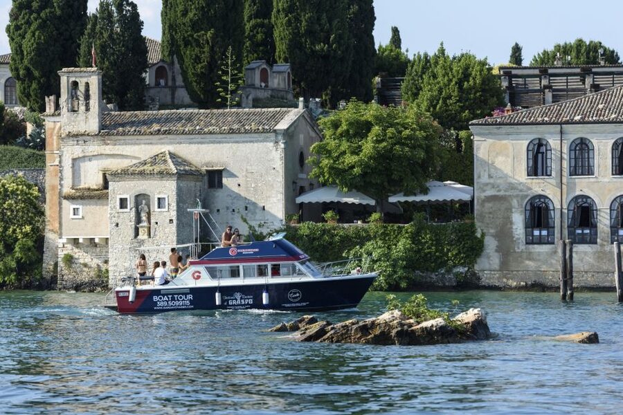 From Lazise: South Coast Lake Garda Cruise to Sirmione - The Return Cruise: Same Views, Slower Moments