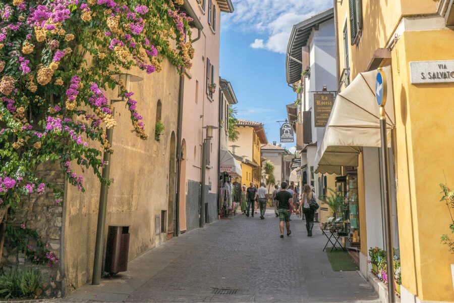 From Verona: discover Lake Garda and Sirmione private tour - Why this 6-hour format works better than a rushed day trip