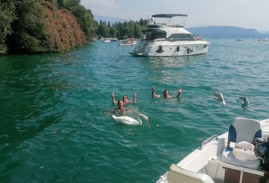 Garda: Private Boat Tour with Wine and Food Tasting - Isola del Garda: Why the Water Makes It Feel Bigger