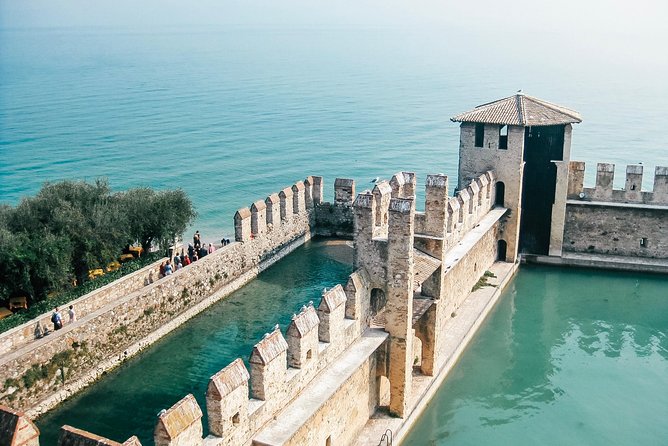 Guided tour in Sirmione with motorboat tour - The 30-Minute Motorboat Peninsula Tour: Fast Views and Better Photos