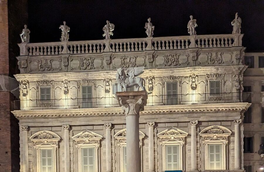 Guided Walking Tour in Verona - Key highlights at a glance
