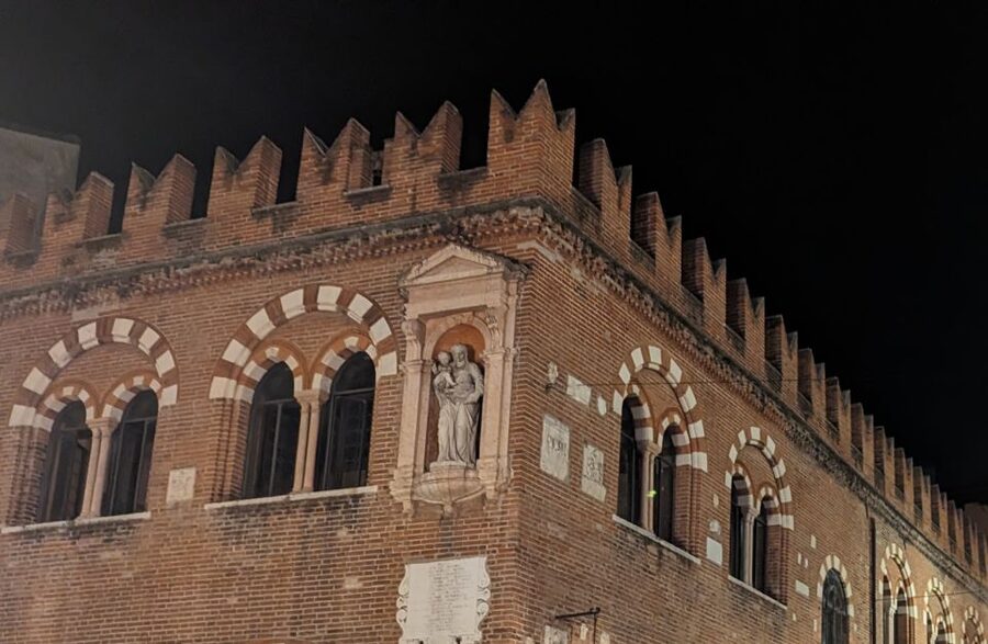 Guided Walking Tour in Verona - Getting Your Bearings at Colonna di San Marco