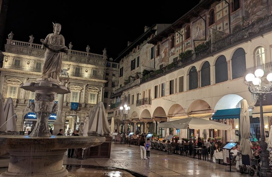 Guided Walking Tour in Verona - Arche Scaligere: Scaliger Tombs and Medieval Power