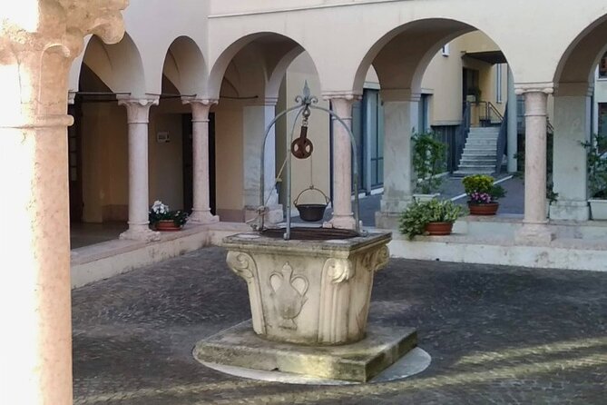 Guided Walking Tour on Verona Hillside - Stop 1: Ponte Pietra Up to Castel San Pietro Views