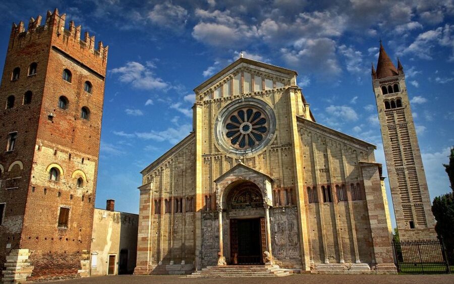 Incredible Verona – Family Walking Tour - Corso e Porta Borsari and Ponte Scaligero: gates and bridges that feel like plot points