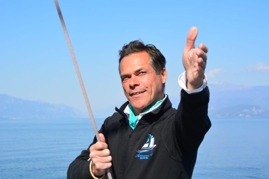 Lake Garda: Afternoon Sailing Trip with Aperitif - Or anchor in Padenghe by Coco Beach