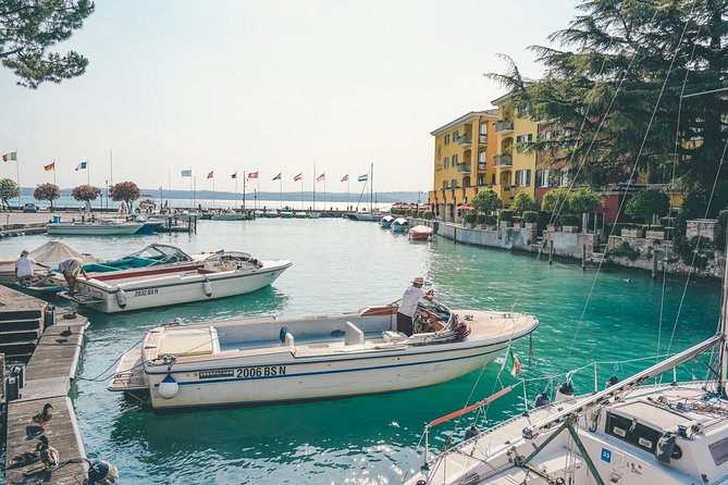 Lake Garda and Sirmione Tour from Verona - Sirmione on foot: a guided old town without the crush