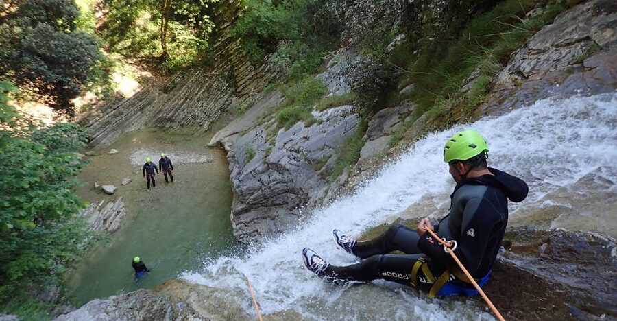 Lake Garda: Canyoneering in Torrente Vione - The 4-hour rhythm: how the timing works from Sabbionera parking to the canyon