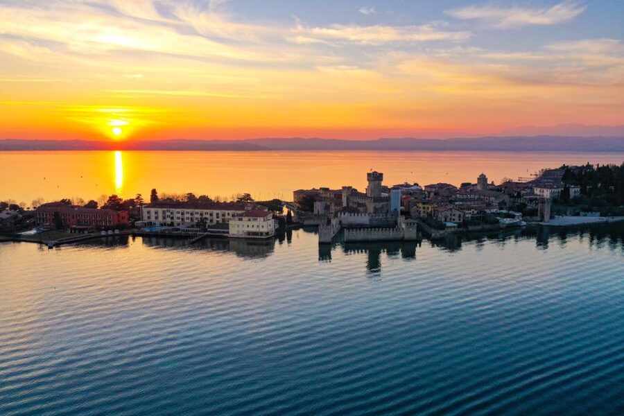 Lake Garda: Historic Castle Cruise with Wine Tasting - 4 hours on a speedboat: why this timing works on Lake Garda