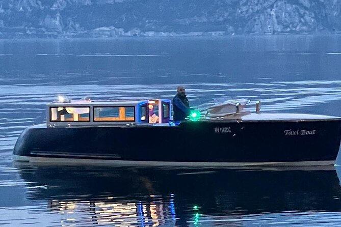 Lake Garda Tour aboard a Venetian Taxiboat - Malcesine meeting point and the 2:00–2:30 departure