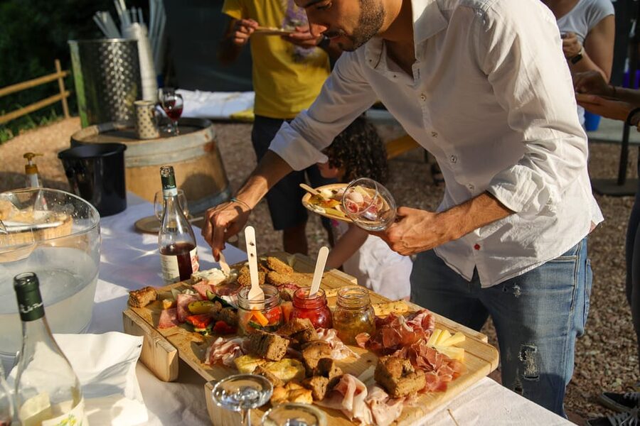 Lazise: Biodynamic Farm Tour and Natural Wine Tasting - The terrace tasting: 4 natural wines with local charcuterie