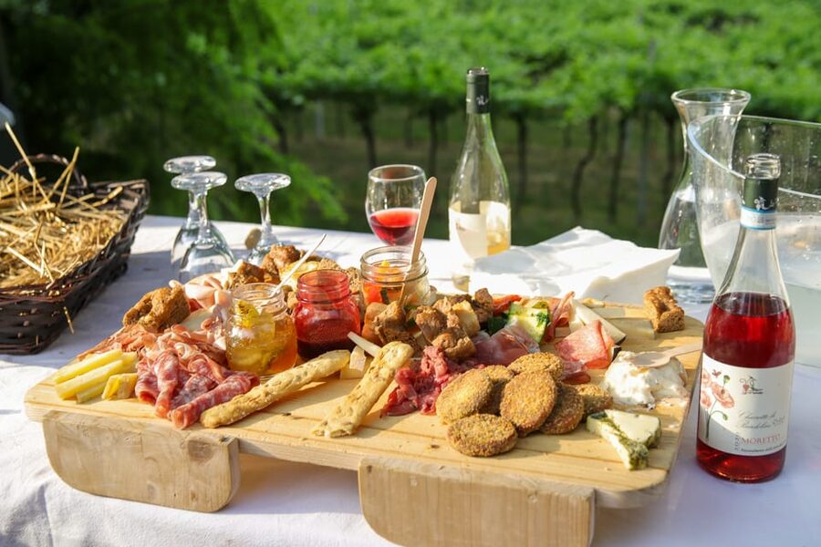Lazise: Biodynamic Farm Tour and Natural Wine Tasting - Food pairing and what you should expect at the table