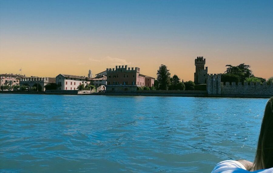 Lazise: Sunset Cruise with Wine aperitif on lake Garda - Punta San Vigilio: the romantic cruising moment