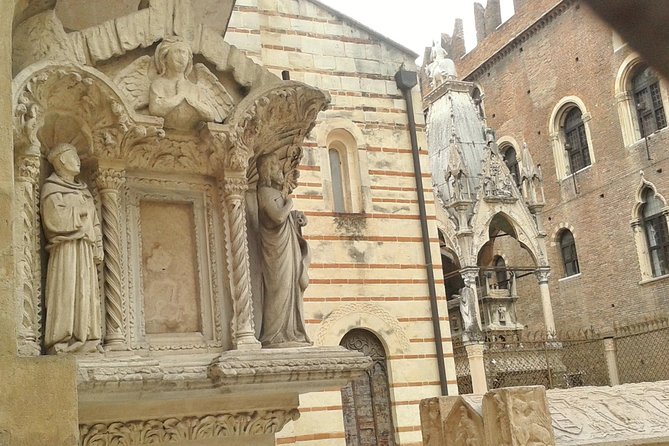Make your Romantic Proposal in the City of Love - Lungadige San Giorgio: the river walk where the mood slows down