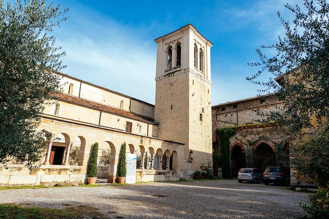 Off the Beaten Track in Verona: Private City Tour - Tour logistics: meet at Via Dogana and plan for a 2.5-hour walk