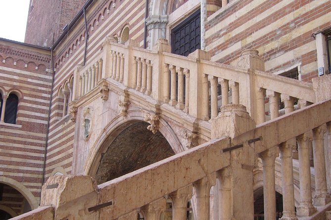 Passionate Verona: Living Romeo and Juliet's Story - Cortile Mercato Vecchio and the Scala family link