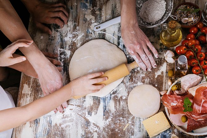 Private Pizza & Tiramisu Class at a Cesarina's home with tasting in Verona - The 3-Hour Flow: How the Evening Typically Plays Out