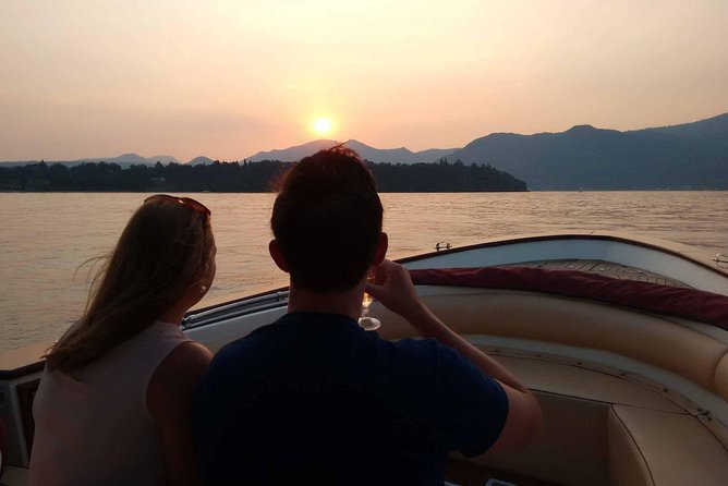 Private sunset cruise with toast - Why a Salò sunset cruise is such a smart use of your time