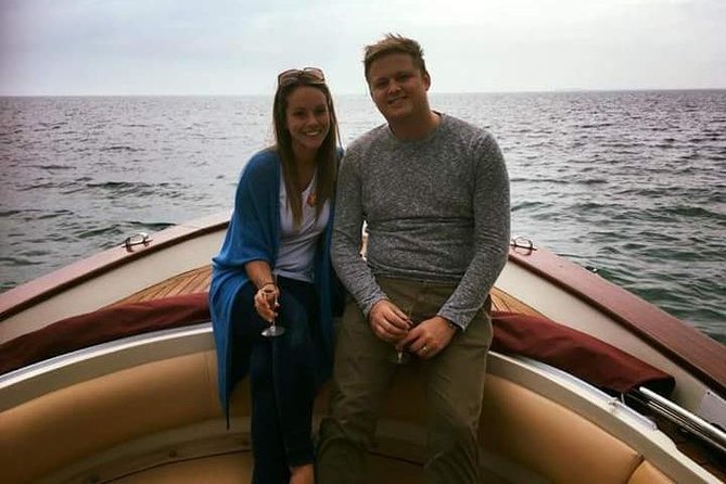Private sunset cruise with toast - Your route in plain terms: Salò marina to Baia del Vento to the island loop