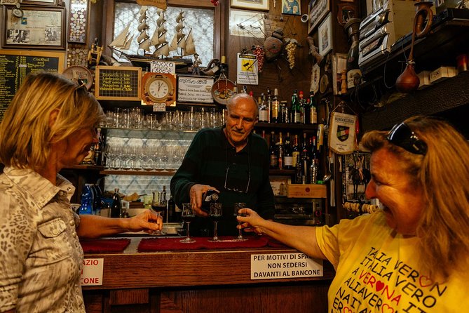 PRIVATE TOUR of Verona: Highlights & Hidden Gems With Locals & Snack Included - Piazza delle Erbe: the Well of Love story in a working market square