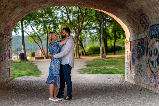 Romantic Photoshooting in Verona - Stop 3: Ponte Pietra for the Old-Bridge Romantic Look