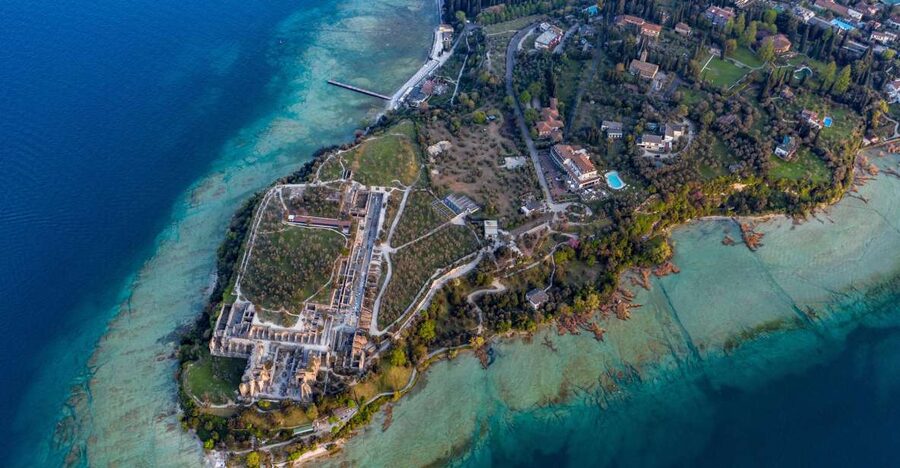 Sirmione: 25 Minute Boat Cruise around the Peninsula - Maria Callas Villa and Aquaria: the shoreline spots you’ll notice right away