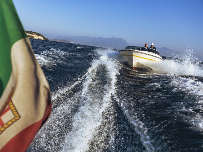 Sirmione: 25 Minute Boat Cruise around the Peninsula - The sulfur springs bubbling up: the sensory moment you’ll remember
