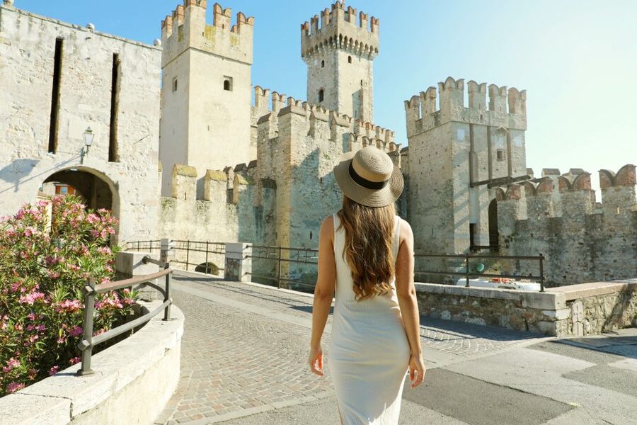 Sirmione: Walking and Speedboat Tour - Key Highlights to Look for