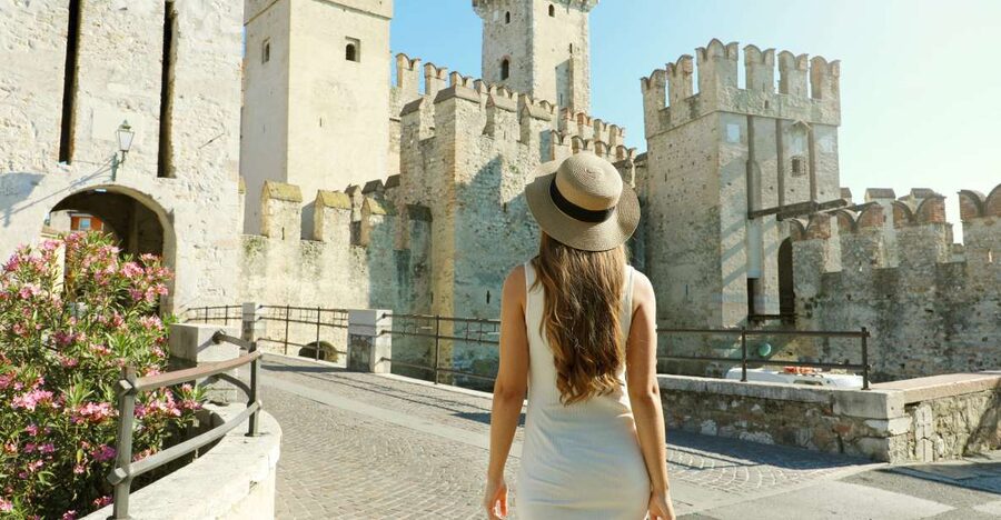 Sirmione: Walking and Speedboat Tour - The Roman-Era Villa + Fresco Stops You’ll Remember