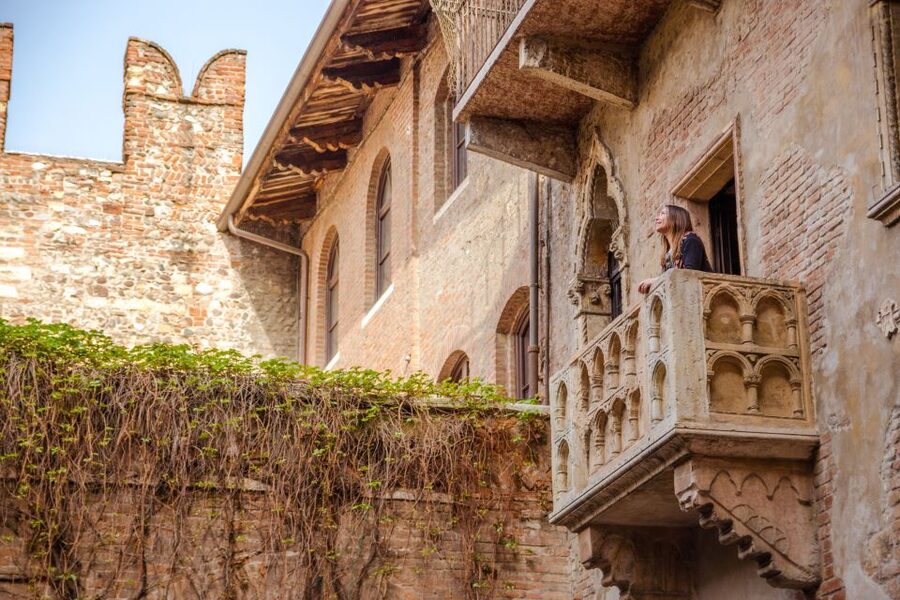 The Highlights of Verona Small Group Walking Tour - Pick your starting point: Teatro Ristori or the Arena area