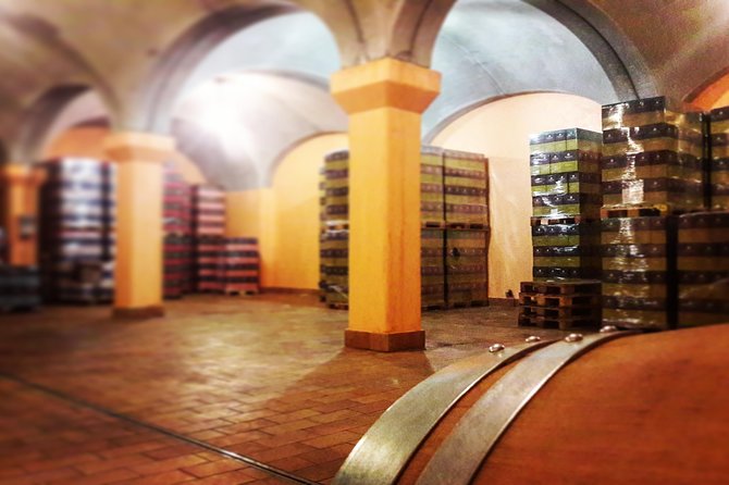 Tour in the Winery and tasting - The Tasting: Four Glasses Paired With Lombard-Style Bites