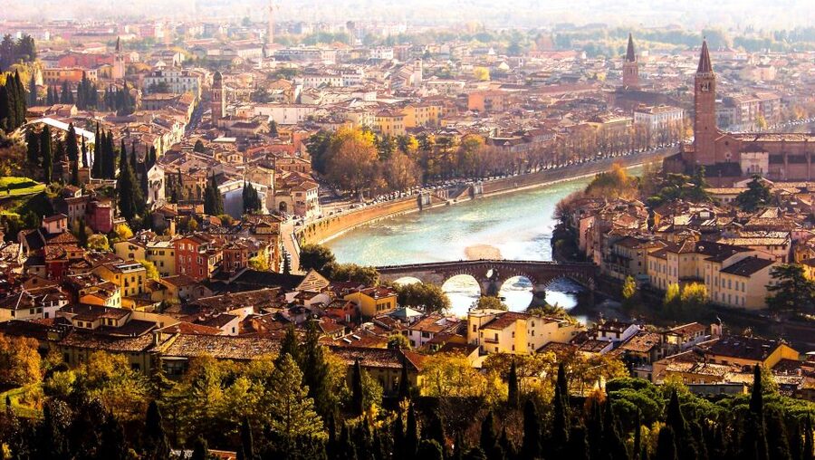 Verona: 3-Hour Guided Walking Tour - Starting at Arco dei Gavi: your Verona orientation