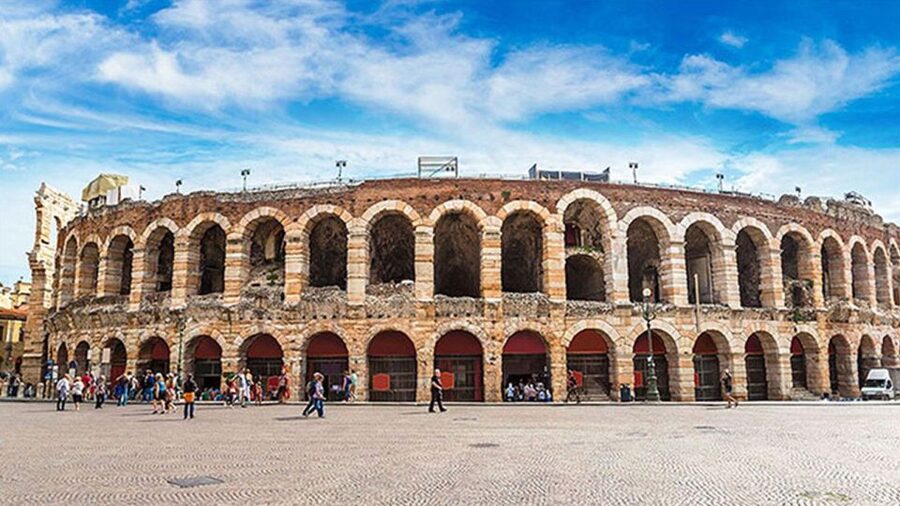 Verona Audioguide - TravelMate app for your smartphone - The core idea: your phone becomes your Verona guide