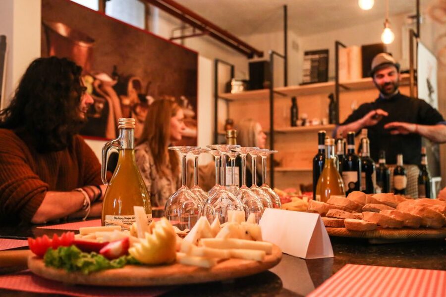 Verona centro: Olive Oil Tasting Experience - Where it starts: La Bottega di Verona and a real local lesson