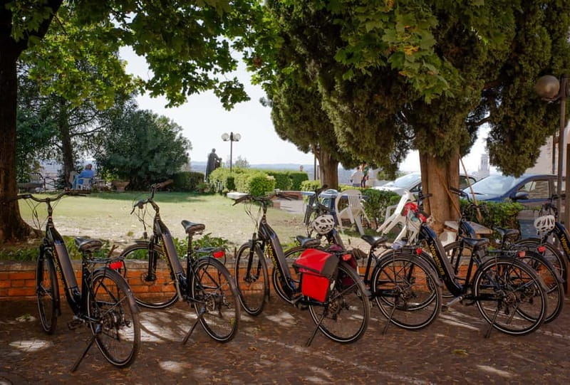 Verona: City E-Bike Tour with Lunch - Finding the Ride: Ristori Theater and a Yellow Sign
