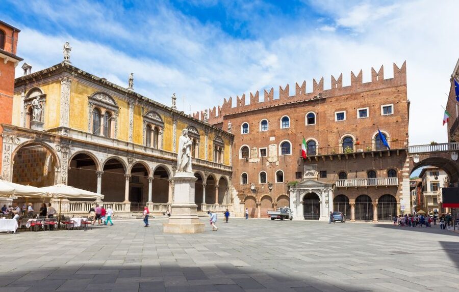 Verona: City Highlights Private Tour - Logistics that affect comfort: footwear, weather, and walking pace