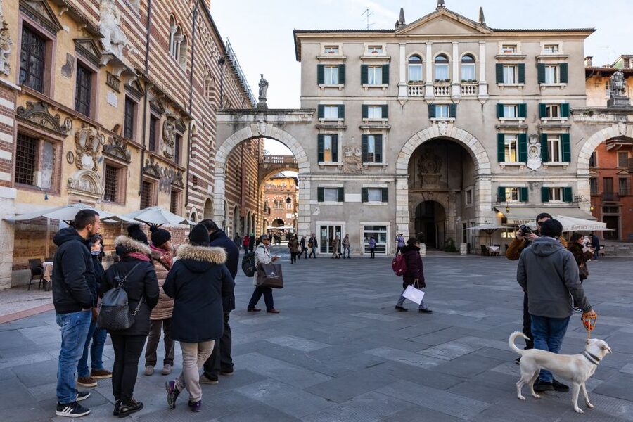 Verona: City Highlights & Street Food Walking Tour - Juliet’s House Photo Stop: Balcony View or Juliet Statue
