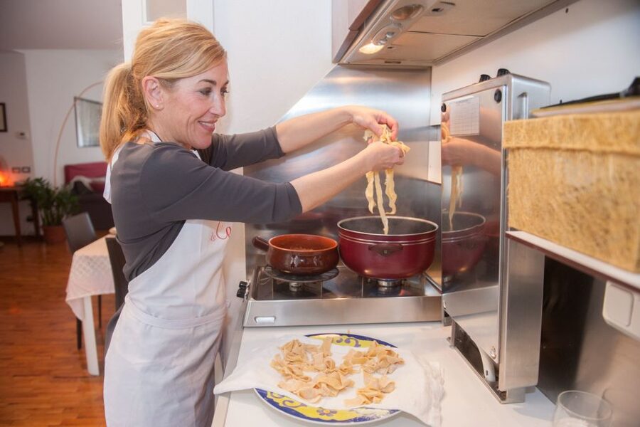 Verona: Dining Experience at a Local's Home - The 3-hour flow: doorbell greeting to dessert finish
