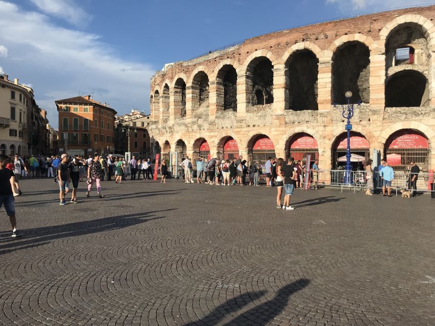 Verona Full-Day Tour from Lake Garda - Via Mazzini shopping time: your chance to enjoy Verona your way