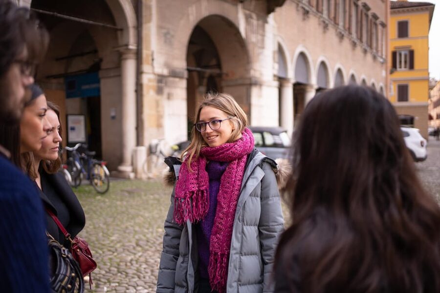 Verona: Full Meal & Wine Tasting Walking Tour - Piazza dei Signori: coffee and dessert to close the loop