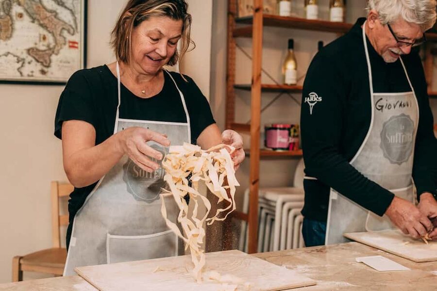 Verona: Hands-on Fresh Pasta and Tiramisù Cooking Class - Meeting the group in Verona’s center (and getting oriented fast)