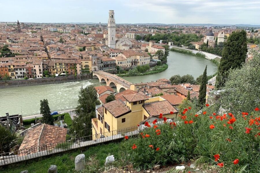 Verona: Highlights and Panorama Bike Tour - Starting at Bar De Giulietta: the route that gets you oriented fast