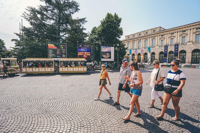 Verona Highlights Walking Tour in Small-group - A 2-hour small-group walk that gets Verona right