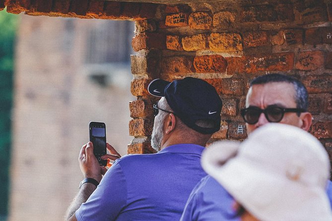 Verona Highlights Walking Tour in Small-group - Juliet’s House courtyard and the legend of Romeo