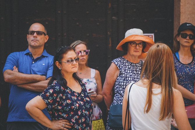 Verona Highlights Walking Tour in Small-group - Piazza dei Signori and Dante’s statue: power, culture, and politics