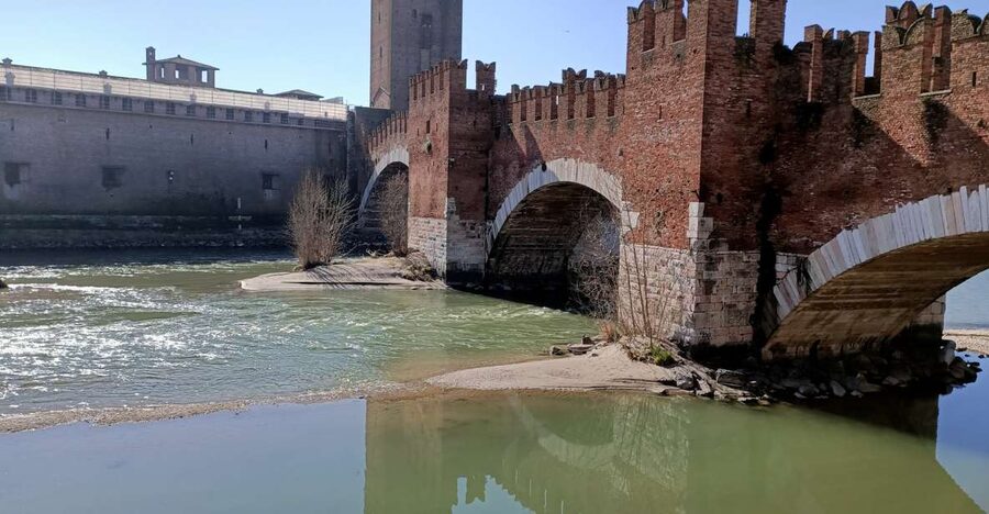 Verona: History and Hidden Gems Guided Walking Tour - Starting in Piazza Bra: Get Oriented Fast